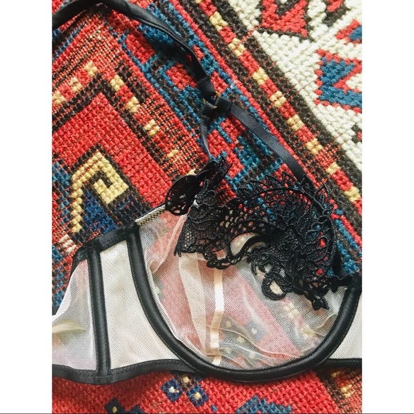 Sexy nude/black Dragon Appliqué Lingerie Bra! - Picture 8 of 8